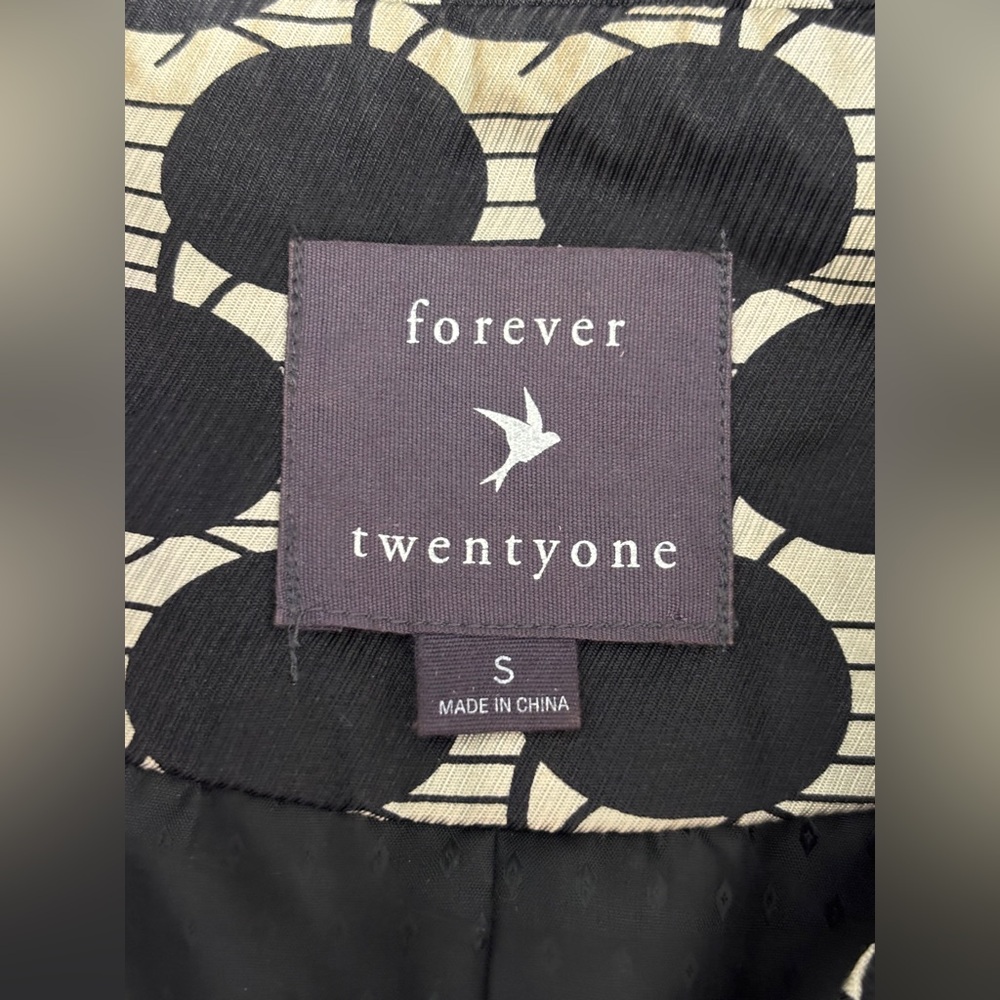 Forever 21 Black Team Jacket Size Small Buttoned And Strap Collar Multicolored - Picture 4 of 5